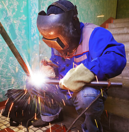 welder working in workshop