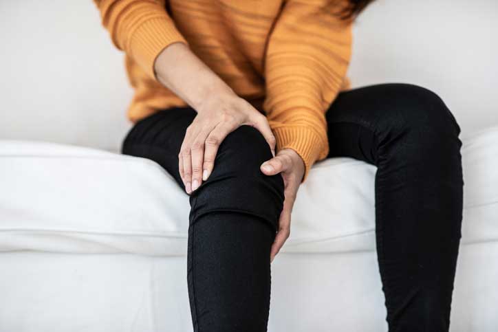 Woman with knee pain